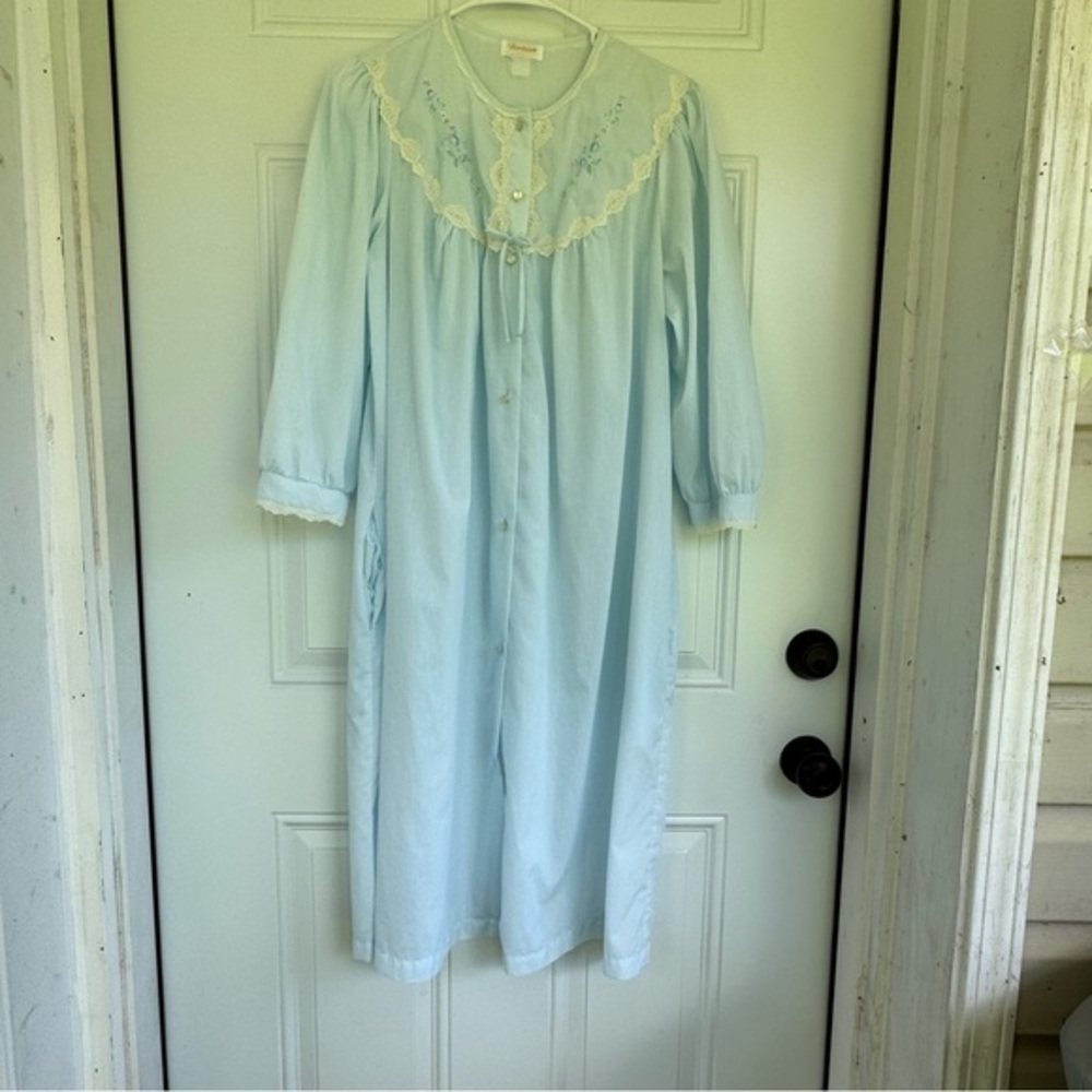Barbizon Vintage Light Blue Nightgown with Lace Trim Small